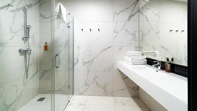 Łazienka w obiekcie Czarna Perła Apartamenty - bezpłatny basen - Czarna Góra Resort - Sienna