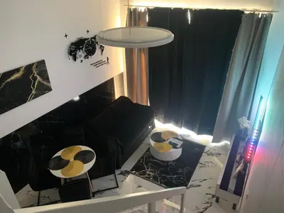 Kuchnia lub aneks kuchenny w obiekcie Apartments by Radecka Zarembowicza Wrocław Lotnisko - Nowoczesny apartament o podwyższonym standardzie