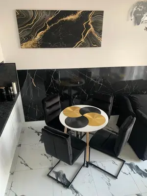Część wypoczynkowa w obiekcie Apartments by Radecka Zarembowicza Wrocław Lotnisko - Nowoczesny apartament o podwyższonym standardzie