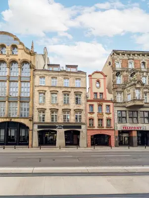 Budynek, w którym mieści się apartament