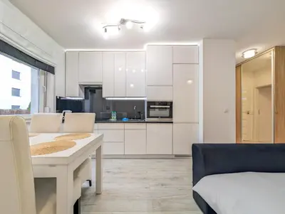 Kuchnia lub aneks kuchenny w obiekcie Tarnogaj Superior Apartment with Garden by BookingHost
