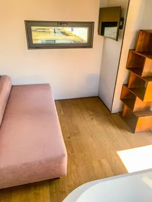 Część wypoczynkowa w obiekcie Houseboat - Dom na wodzie