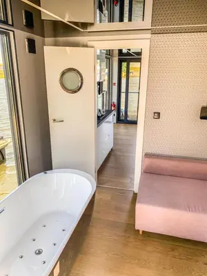 Łazienka w obiekcie Houseboat - Dom na wodzie