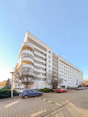 Budynek, w którym mieści się apartament
