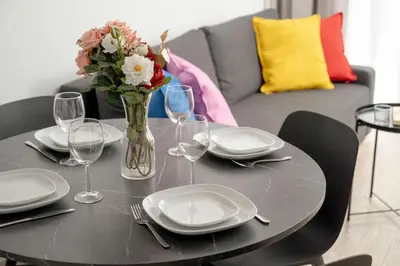 Część wypoczynkowa w obiekcie Stylish Apartment for 4 People with Underground Parking by Noclegi Renters