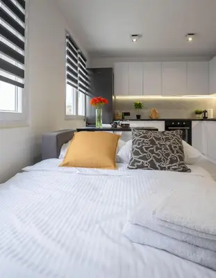 Kuchnia lub aneks kuchenny w obiekcie Matejki 17 Urban Studio Apartment ProperUNIT
