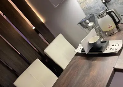 Zestaw do parzenia kawy i herbaty w obiekcie Platinum Residence