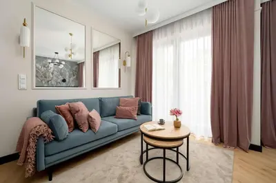 Część wypoczynkowa w obiekcie Stylish Studio in Wrocław with Air Conditioning, Close to the Market Square by Renters Prestige