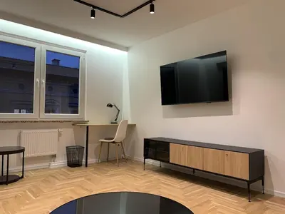 Telewizja i/lub zestaw kina domowego w obiekcie Klimatyczny apartament w sercu Wrocławia