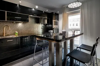 Kuchnia lub aneks kuchenny w obiekcie RentPlanet - Apartament Jedności Narodowej