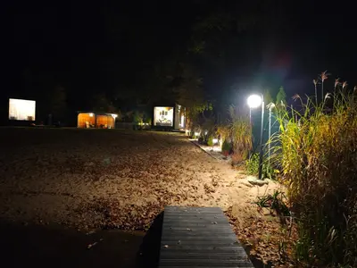 Ogród w obiekcie Osada Słoneczny Brzeg