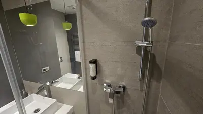 Łazienka w obiekcie OVO studio od dziedzińca
