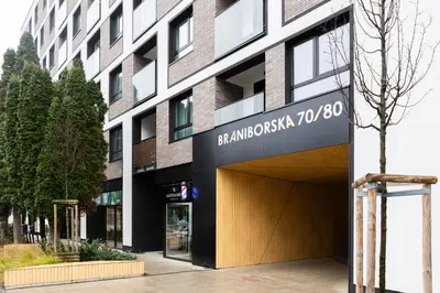Budynek, w którym mieści się apartament