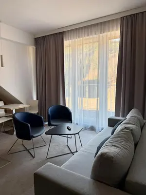 Część wypoczynkowa w obiekcie Aparthotel Apartamenty Czarna Góra 420