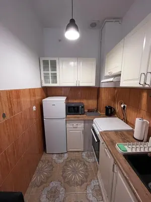 Kuchnia lub aneks kuchenny w obiekcie Home & Pool Apartment