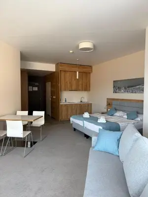 Część wypoczynkowa w obiekcie Aparthotel Apartamenty Czarna Góra 111