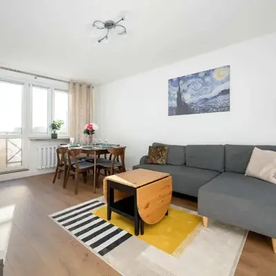 Bright & Spacious Apartment for 6 People with the River View by Noclegi Reenters