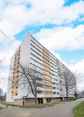 Budynek, w którym mieści się apartament