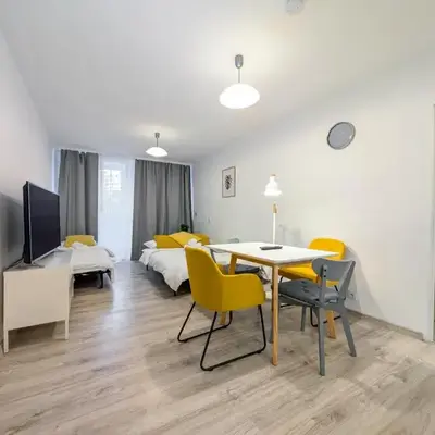 Powstańców Śląskich Homely Apartment by BookingHost