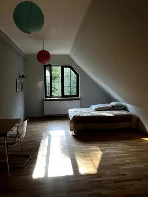 Łóżko lub łóżka w pokoju w obiekcie Nowoczesny dom w górach z widokiem na naturę