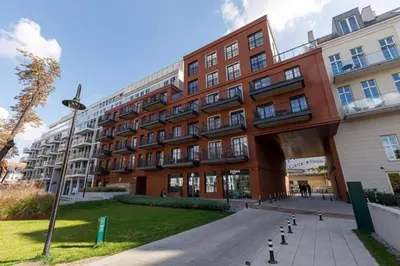 Budynek, w którym mieści się apartament