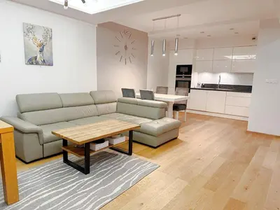 Kuchnia lub aneks kuchenny w obiekcie Mieszkanie 60m2 z balkonem na Sylwestra w centrum Wrocławia!