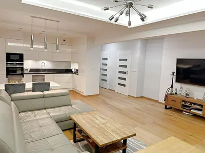 Telewizja i/lub zestaw kina domowego w obiekcie Mieszkanie 60m2 z balkonem na Sylwestra w centrum Wrocławia!