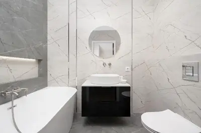 Łazienka w obiekcie Luxury Sky Jagodno Apartment with Jacuzzi Parking & Terrace by Renters Prestige