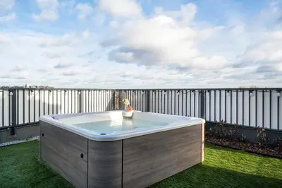 Plan piętra w obiekcie Luxury Sky Jagodno Apartment with Jacuzzi Parking & Terrace by Renters Prestige