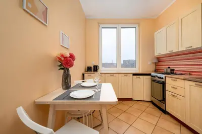 Kuchnia lub aneks kuchenny w obiekcie Bright Apartment Plac Muzealny in Wrocław Perfect for Remote Work by Noclegi Renters