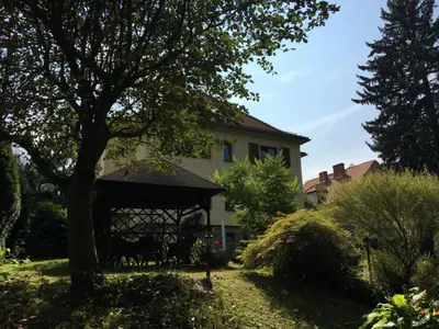 Ogród w obiekcie Apartament Parkowy