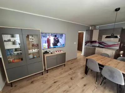 Telewizja i/lub zestaw kina domowego w obiekcie Apartament Lewin Kłodzki