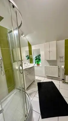 Łazienka w obiekcie Atrakcyjny apartament z widokiem - Góry Sowie - Bielawa