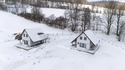 Obiekt Osada Niebieskich Drzwi 39 B zimą