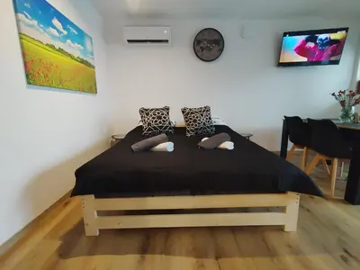 Telewizja i/lub zestaw kina domowego w obiekcie Mieszkanie Janowice