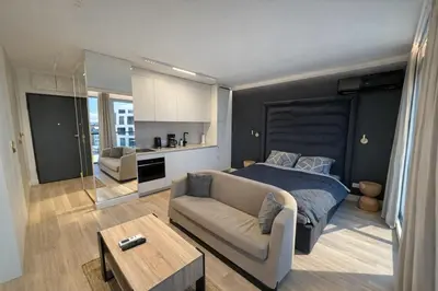 Kuchnia lub aneks kuchenny w obiekcie Riverside Luxury Studio Old Town Wroclaw WIFI