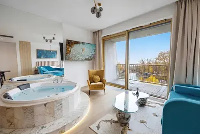 Część wypoczynkowa w obiekcie Apartamenty z jacuzzi i widokiem na Odrę - Boulevard Drobnera