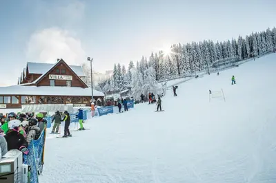 Obiekt Karczma Czarna Góra - Czarna Góra Resort zimą