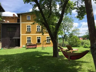 Ogród w obiekcie Holiday Home für eine große Familie oder eine Gruppe von Freunden by Interhome