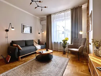 Część wypoczynkowa w obiekcie Stylowy retro apartament w sercu Wrocławia