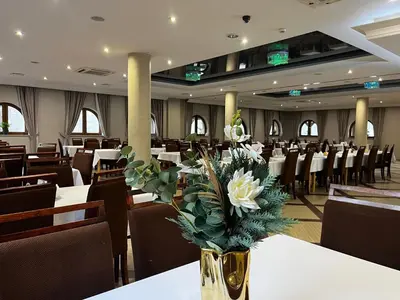 Restauracja lub miejsce do jedzenia w obiekcie Hotel Gorzelanny - basen , jacuzzi , sauna sucha, parowa w cenie pobytu!