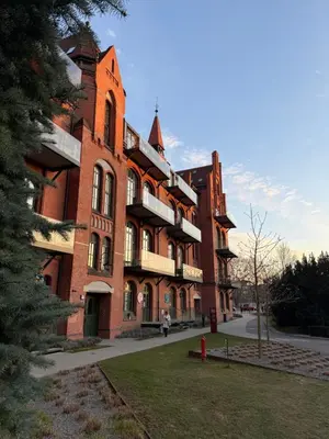 Budynek, w którym mieści się apartament