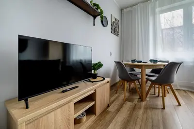 Telewizja i/lub zestaw kina domowego w obiekcie RentPlanet - Studio Zdrowa