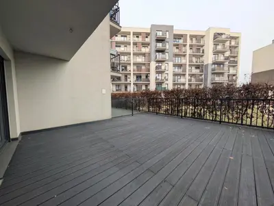 Balkon lub taras w obiekcie Jesionowa Spacious Apartment by BookingHost