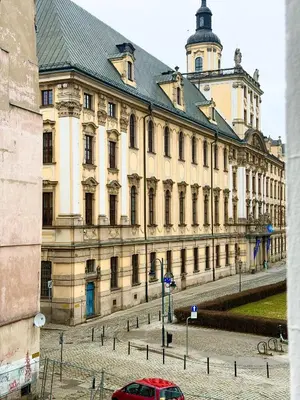 Budynek, w którym mieści się apartament