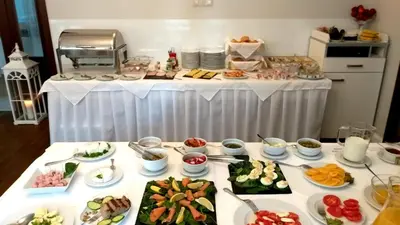 Jedzenie w pensjonacie lub w pobliżu