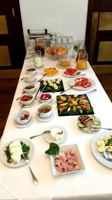 Jedzenie w pensjonacie lub w pobliżu