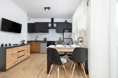 Kuchnia lub aneks kuchenny w obiekcie Elegant Apartment in Gliwice with Garden Desk and Parking by Noclegi Renters