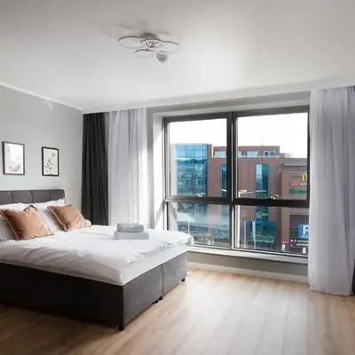 ProperUNIT Big City Lights Apartment with AC