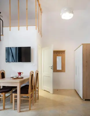 Kuchnia lub aneks kuchenny w obiekcie ProperUNIT Old Town Loft Apartment with Balcony